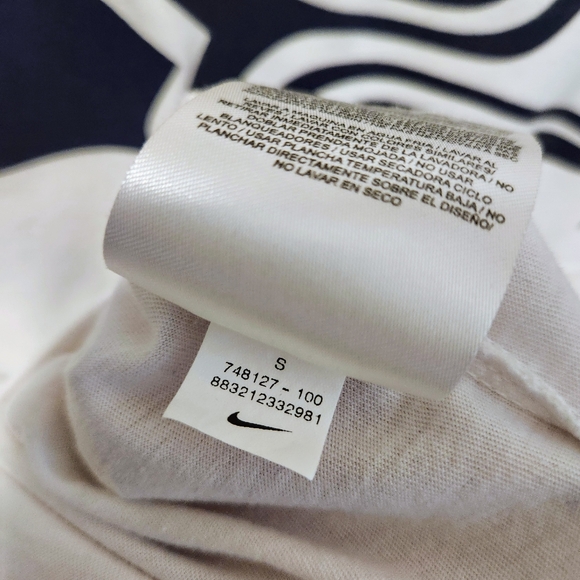 Nike Seahawks Women's S Jersey Shirt - Picture 7 of 8